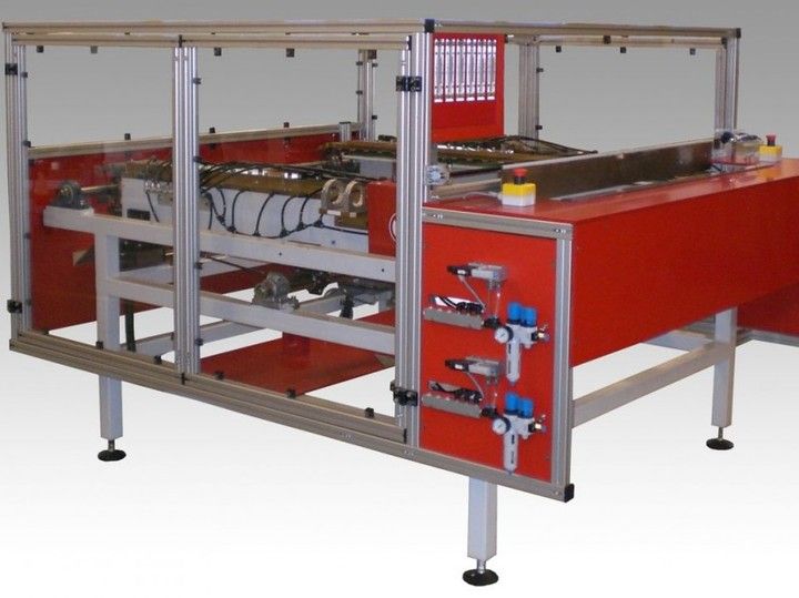 Induction Conveyor Annealing / Brazing Machine - The Induction Conveyor Annealing / Brazing Machine can be used for the medium and line production. Annealing of endings / soldering of parts.