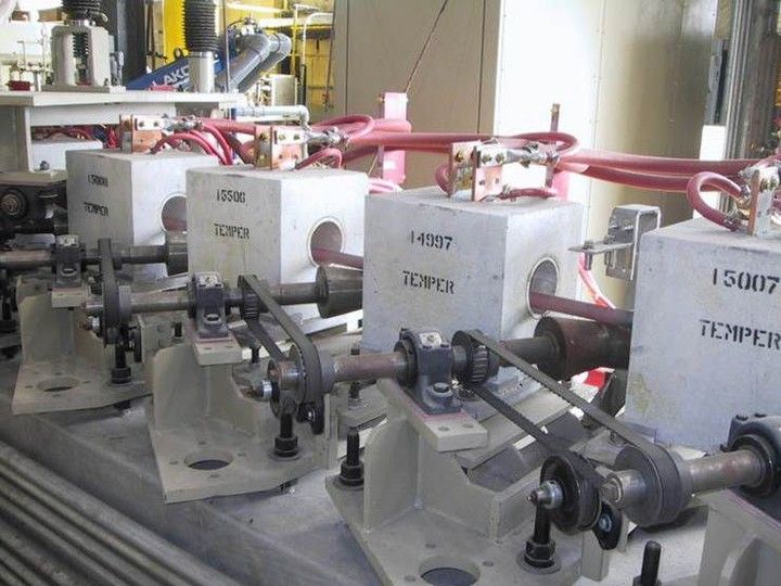 Riscaldamento del tubo - Le soluzioni tecniche di riscaldamento e saldatura induttive sono efficienti dal punto di vista energetico ed adatte alla produzione dei tubi.</span><span>&nbsp;